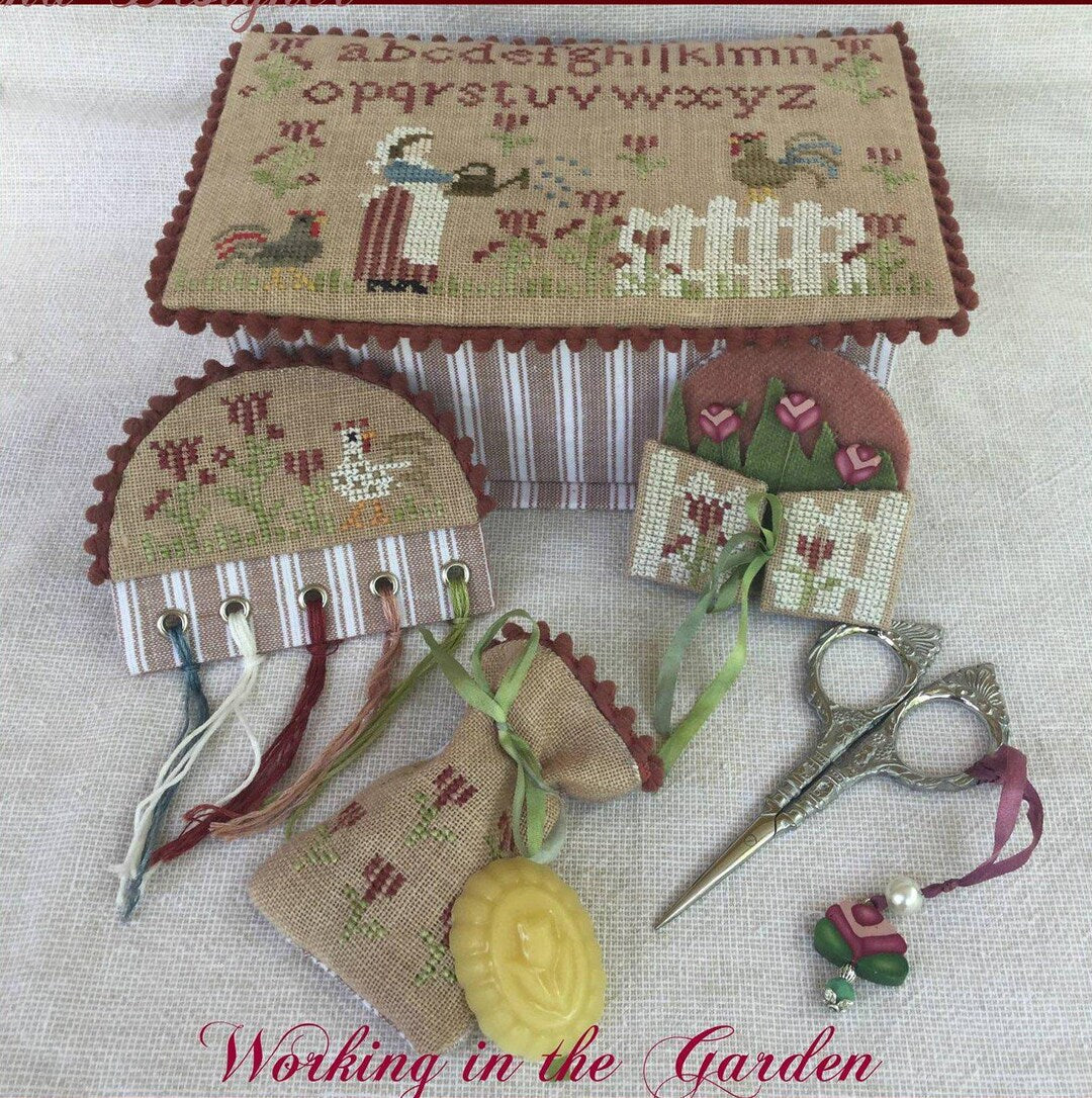 Working in the Garden Sewing Box by Mani di Donna
