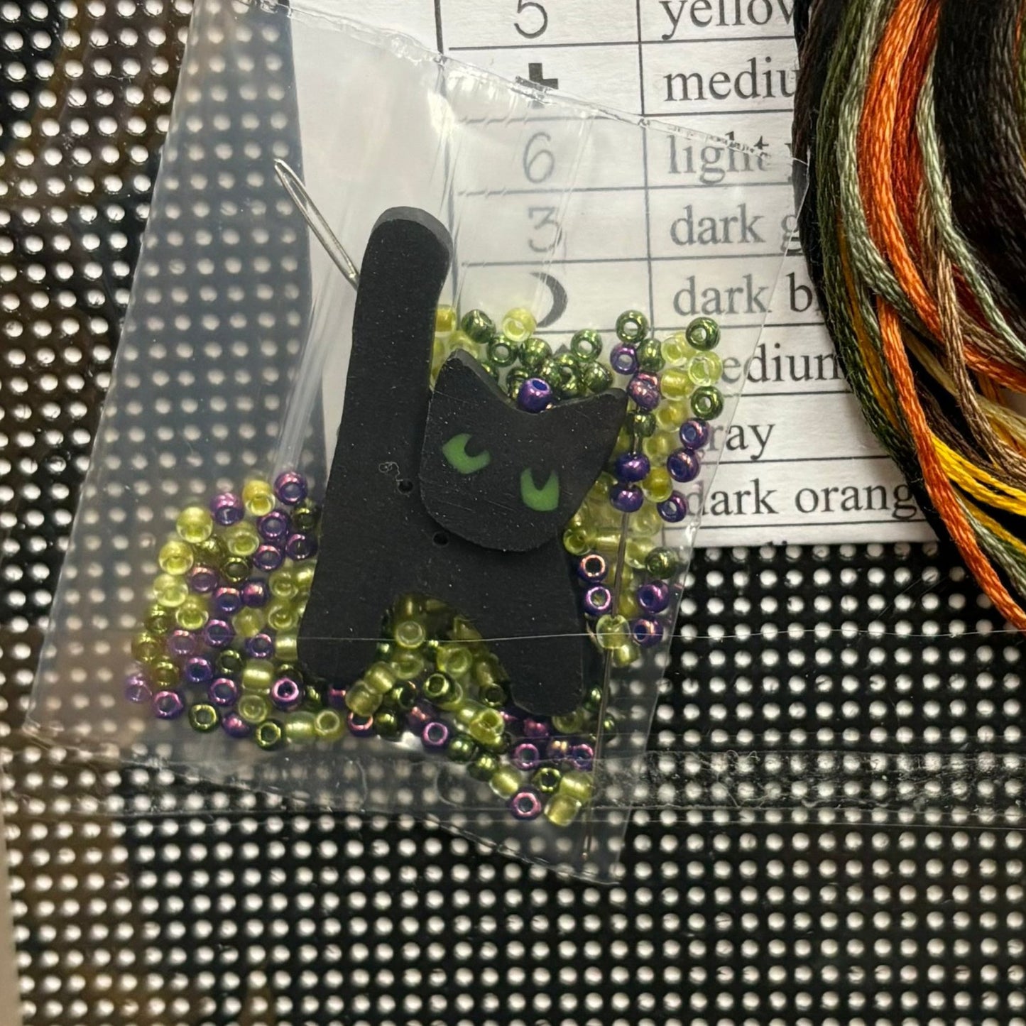 Buttons & Beads Autumn Series 2021: Spooky Gate kit By Mill Hill