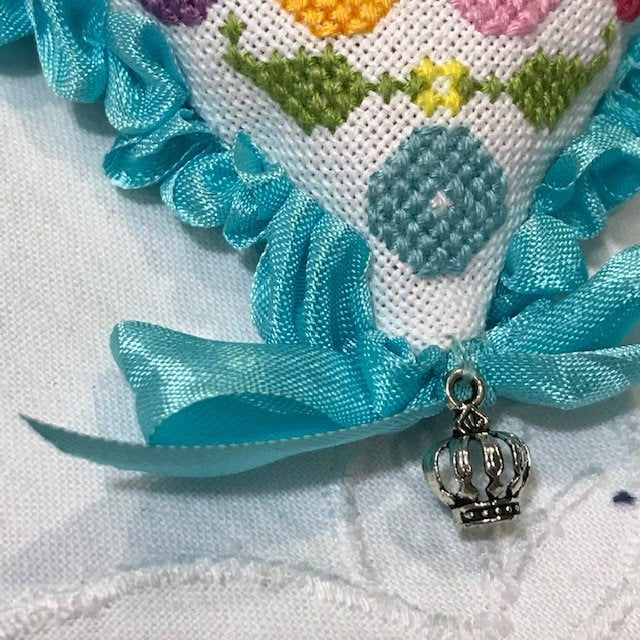 Penelope’s Posies Pincushion by Lindy Stitches
