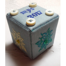Floral Pin Cube: Reproduction Vintage I by The Heart’s Content, Inc.