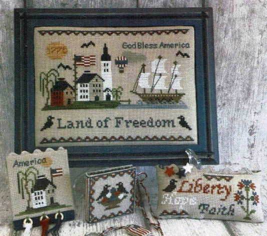 Land of Freedom Sewing Box by Mani di Donna