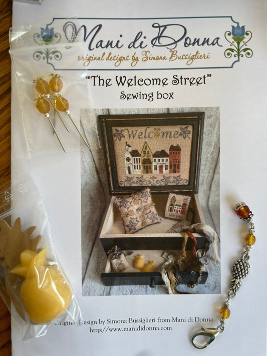 The Welcome Street Sewing Box by Mani di Donna