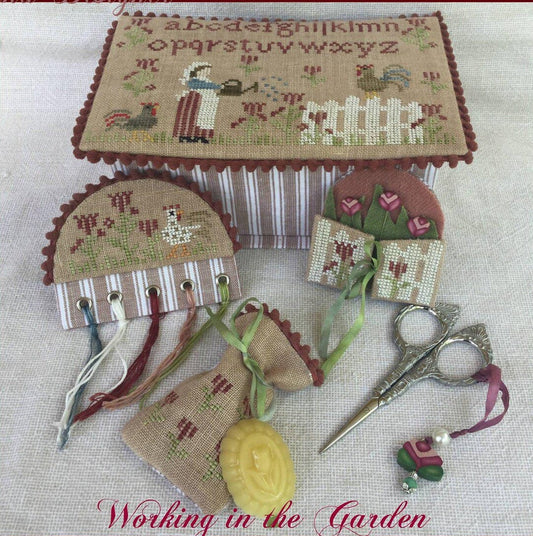 Working in the Garden Sewing Box by Mani di Donna