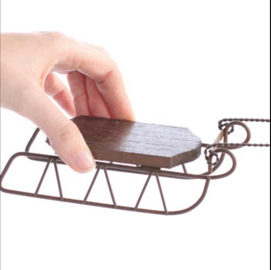 Medium Sleds by Foxwood Crossing