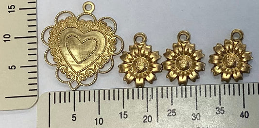 Hearts and Flowers Charm Pack by Rosewood Manor