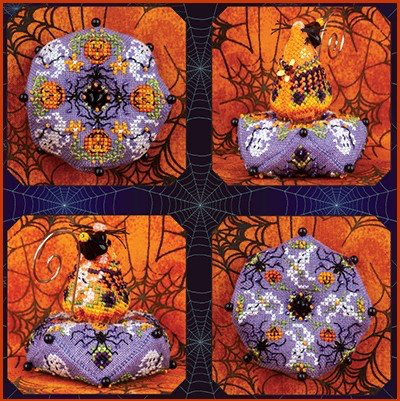 Griselda’s Ghostly Garden Biscornu & Mouse by Just Nan